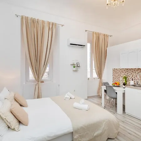 Apartment Summer Breeze Old Town *