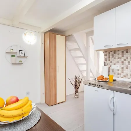 Summer Breeze Old Town Apartment *